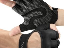 Multifunktionale Fitnesshandschuhe mit Griffhilfen oder Polsterung.